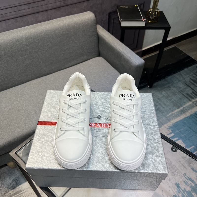 Pra*a casual shoes